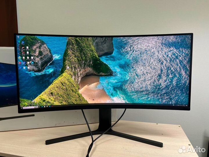 Игровой монитор Xiaomi Curved Gaming Monitor 34