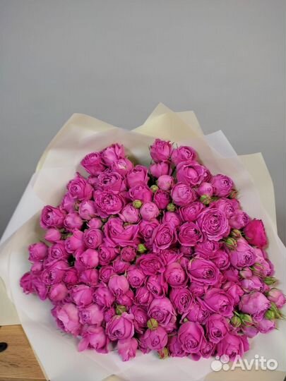 Пионовидные розы 3 лилии