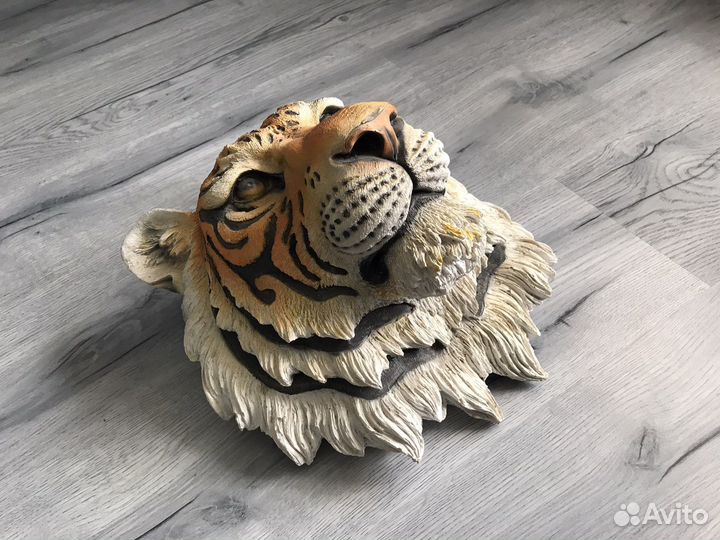 Сувенирная голова тигра