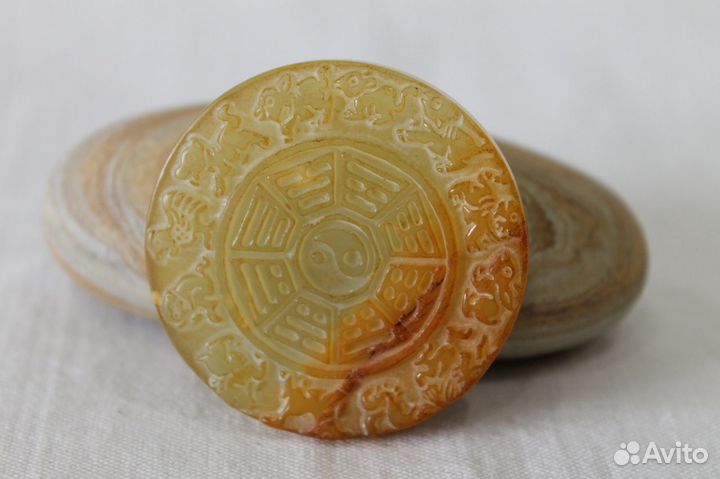 Подвеска резная из камня №3