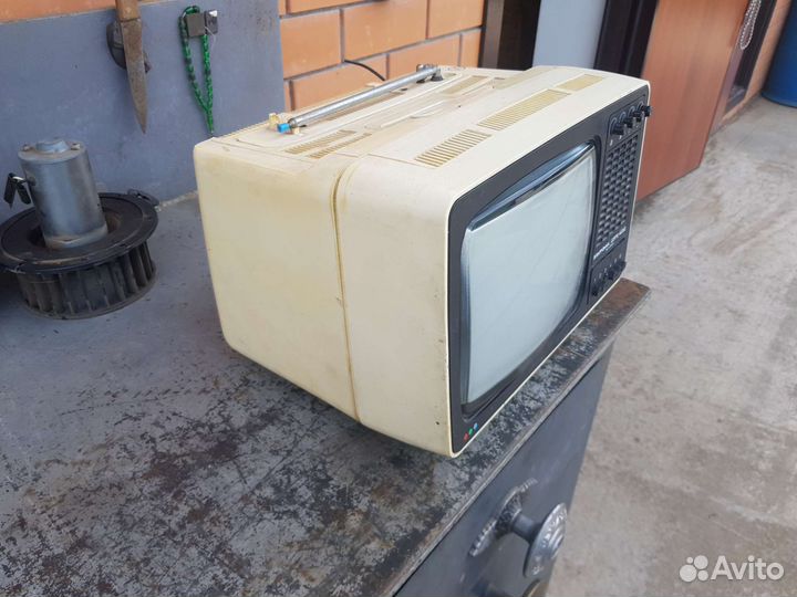 Телевизор Электроника 25тц-421Д