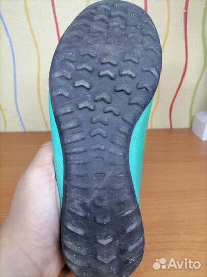 Футбольные бутсы nike