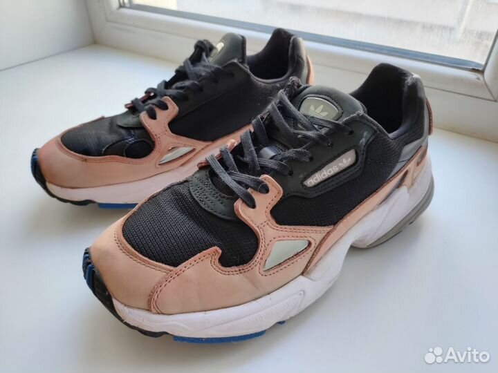 Кроссовки adidas falcon