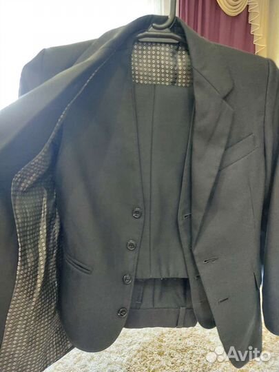 Школьный костюм для мальчика 128 серый