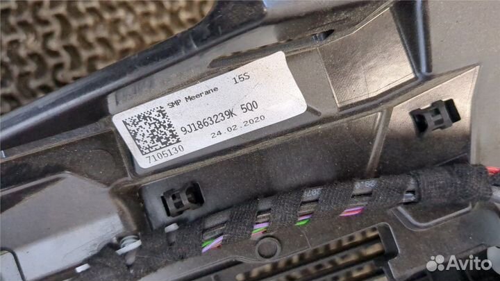 Консоль салона Porsche Taycan 2019 –, 2020