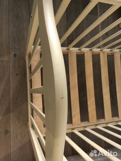 Детская кроватка с поперечным маятником