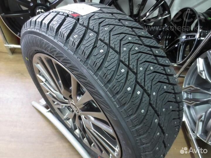 Yokohama Ice Guard IG65 275/45 R20 110T