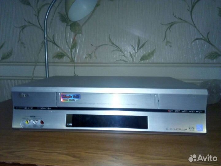 Видеомагнитофон lg