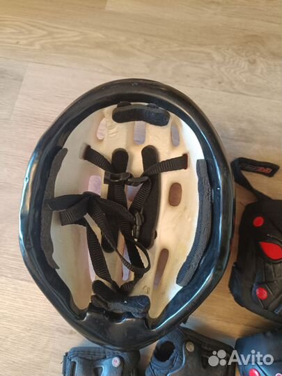 Защита шлем, наколенники, налокотники,на руки