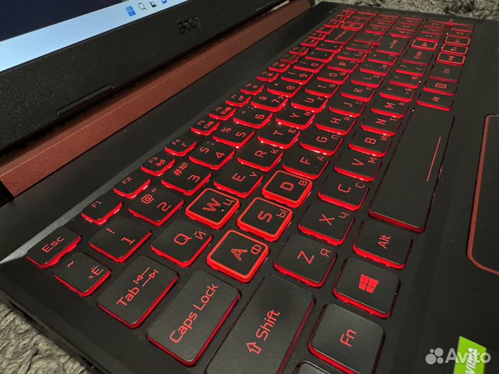 Игровой ноутбук Acer Nitro 5 (R5 3550H, GTX1650)