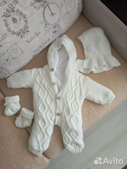 Вязаный комбенизон,шапка,пинетки для новорождённых