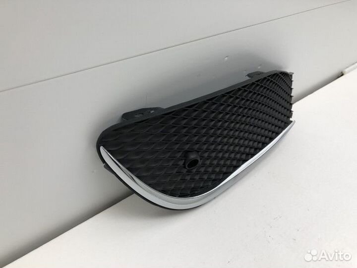 Решетка в бампер левая Mercedes-Benz E-Class 5 (W2