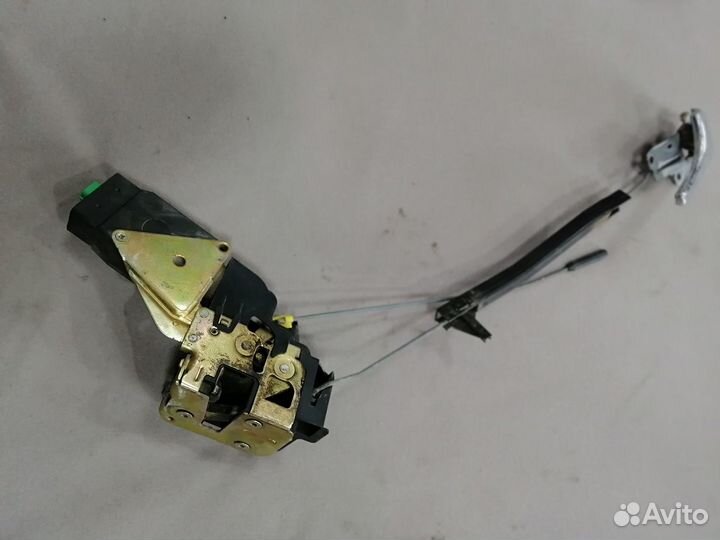 Замок двери передней правой Volvo S40 2001-04