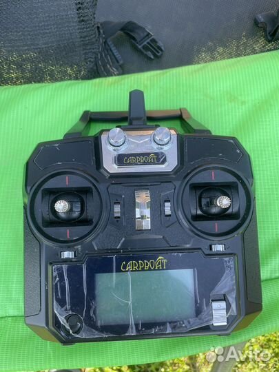 Прикормочный кораблик carpboat skarp carbon