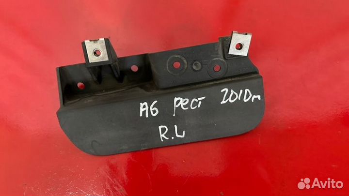 Брызговик передний левый Audi A6 C6 2.8 ccea 2010