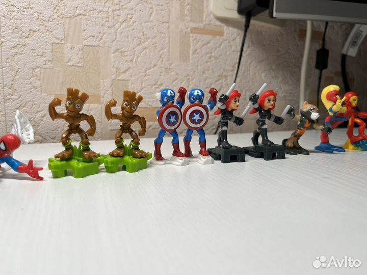 Коллекционные игрушки киндер Marvel