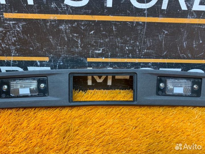 Накладка замка багажника Volkswagen Tiguan 5N cczd