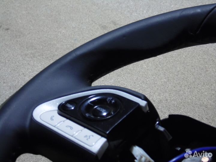 Рулевое колесо, руль Тойота Приус 50