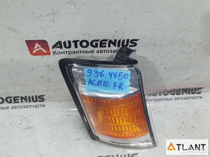 Габарит передний правый toyota gaia