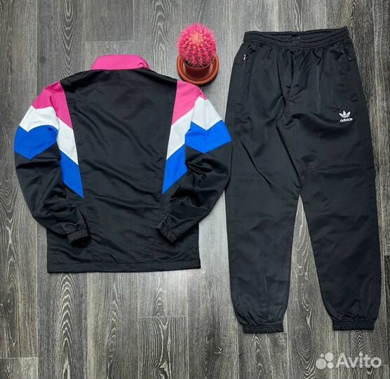 Спортивный костюм adidas