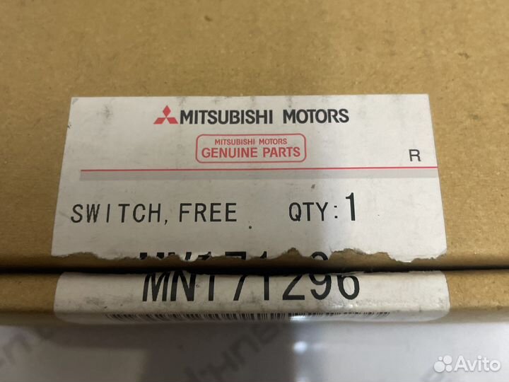 Датчик вкл. полного привода Mitsubishi L200/Pajero