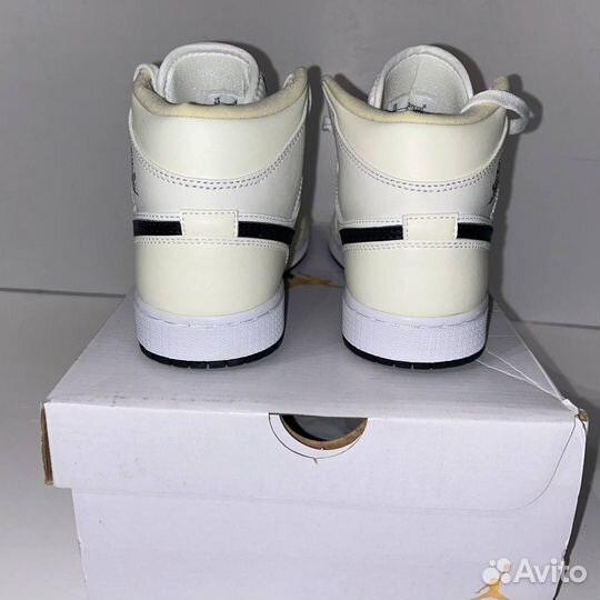 Air Jordan 1 mid - “Coconut Milk”