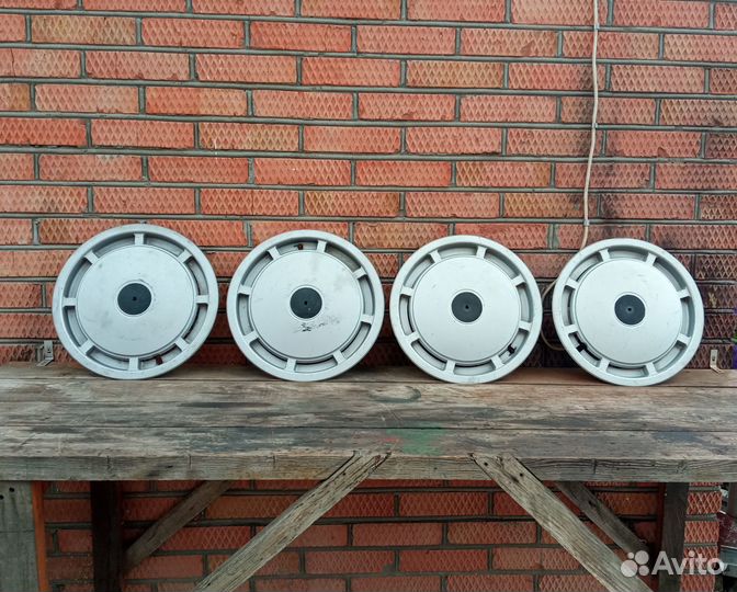 Продам колпаки на Волгу Газ-24,Газ-2410