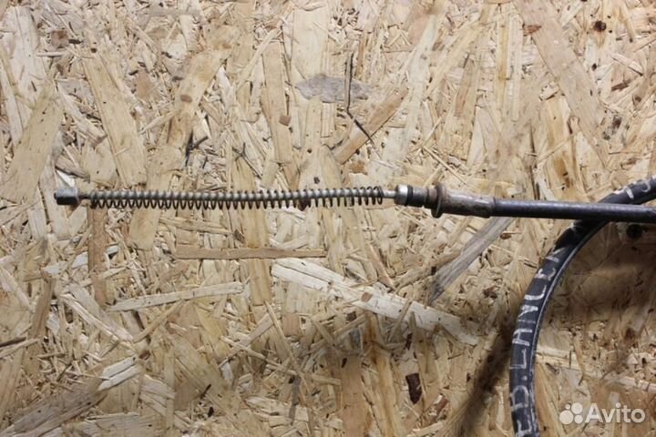 Трос стояночного тормоза Mitsubishi Outlander XL