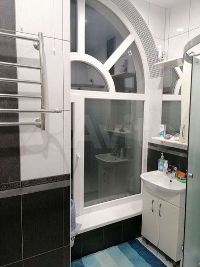 2-к. квартира, 60 м², 10/10 эт.