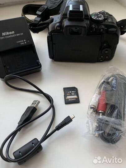 Зеркальный фотоаппарат