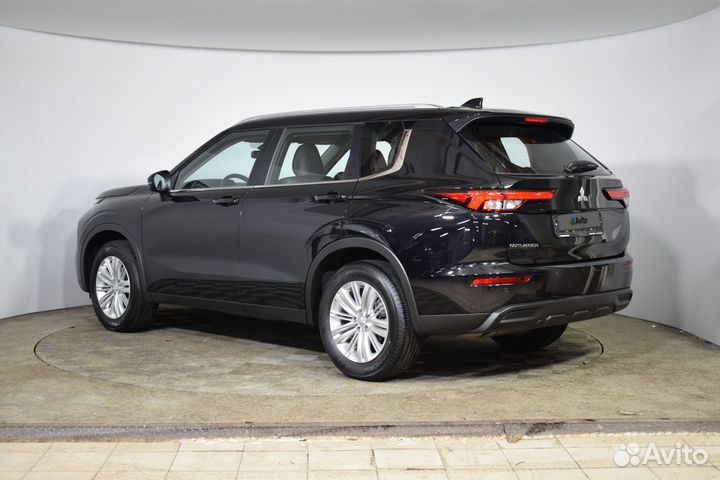 Mitsubishi Outlander 2.5 CVT, 2022