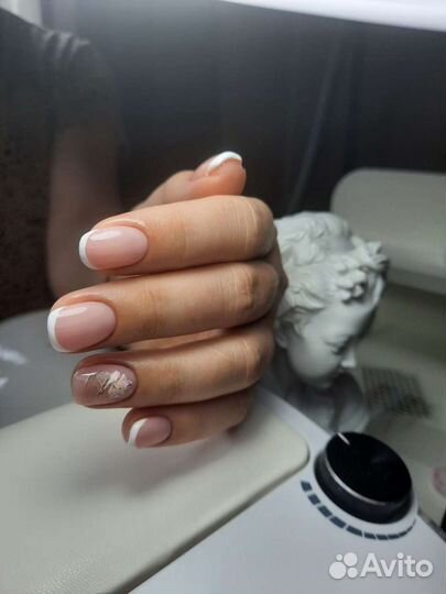 Маникюр