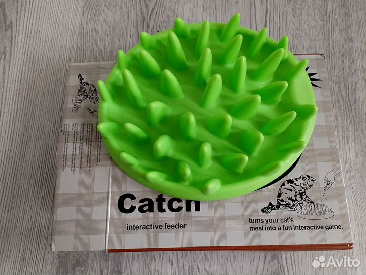 Интерактивная игрушка-кормушка для животных