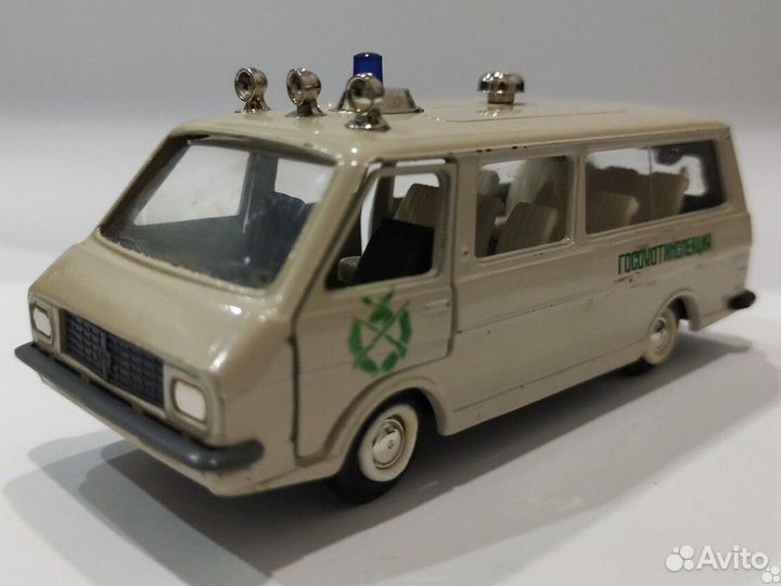 Модель 1:43. Раф RAF-2203 (Госохотинспекция).СССР