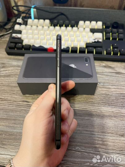 iPhone 8 Plus, 64 ГБ