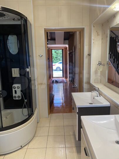 Коттедж 220 м² на участке 5 сот.