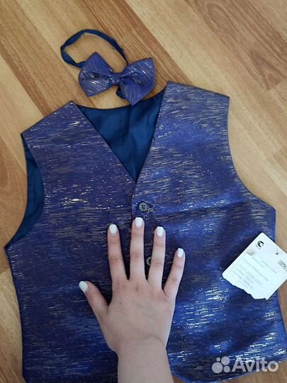 Жилет на мальчика праздничный