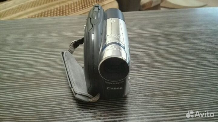 DVD-ведеокамера Canon DC301
