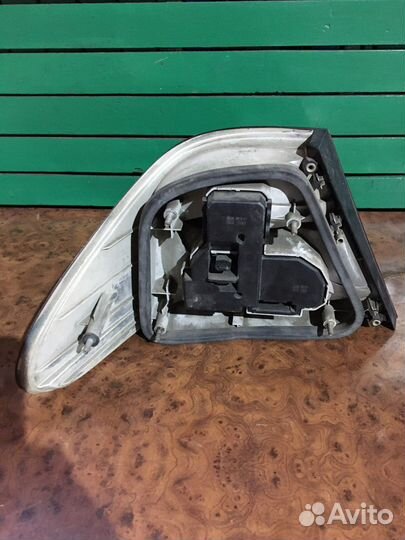 Фонарь задний правый Mercedes CLK W208