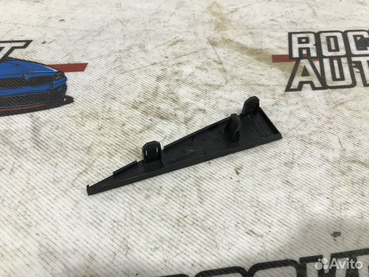 Накладка декоративная правая Citroen C4 8212RR