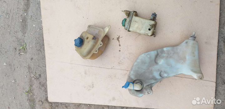 Бачок омывателя с насосом audi 80 б4