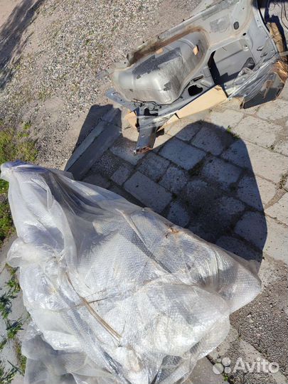 Задние четверти Митсубиси пождеро спорт 1