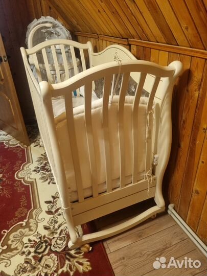 Детская кроватка