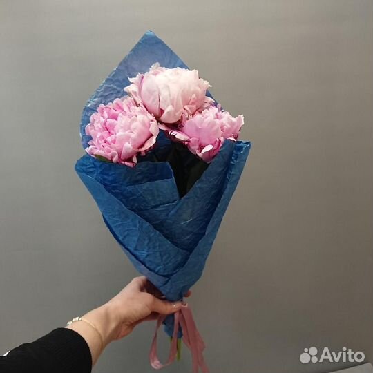 Букет из 3 импортных пионов (Standard)