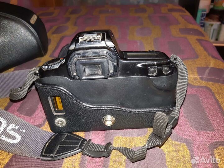Фотоаппарат пленочный Canon EOS 1000F (EOS Rebel/E