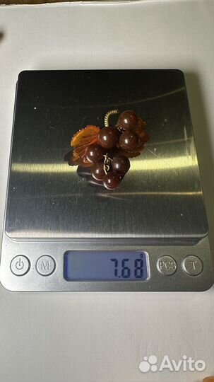 Брошь виноград янтарь