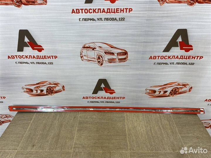 Молдинг двери передней правой Nissan Almera с 2012