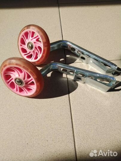 Колеса боковые для велосипеда