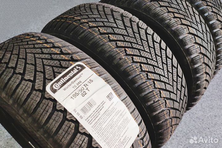 Continental ContiVikingContact 7 215/55 R17 98T
