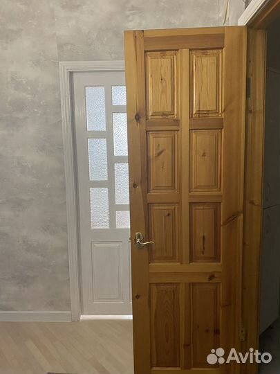 Дверь межкомнатная бу массив